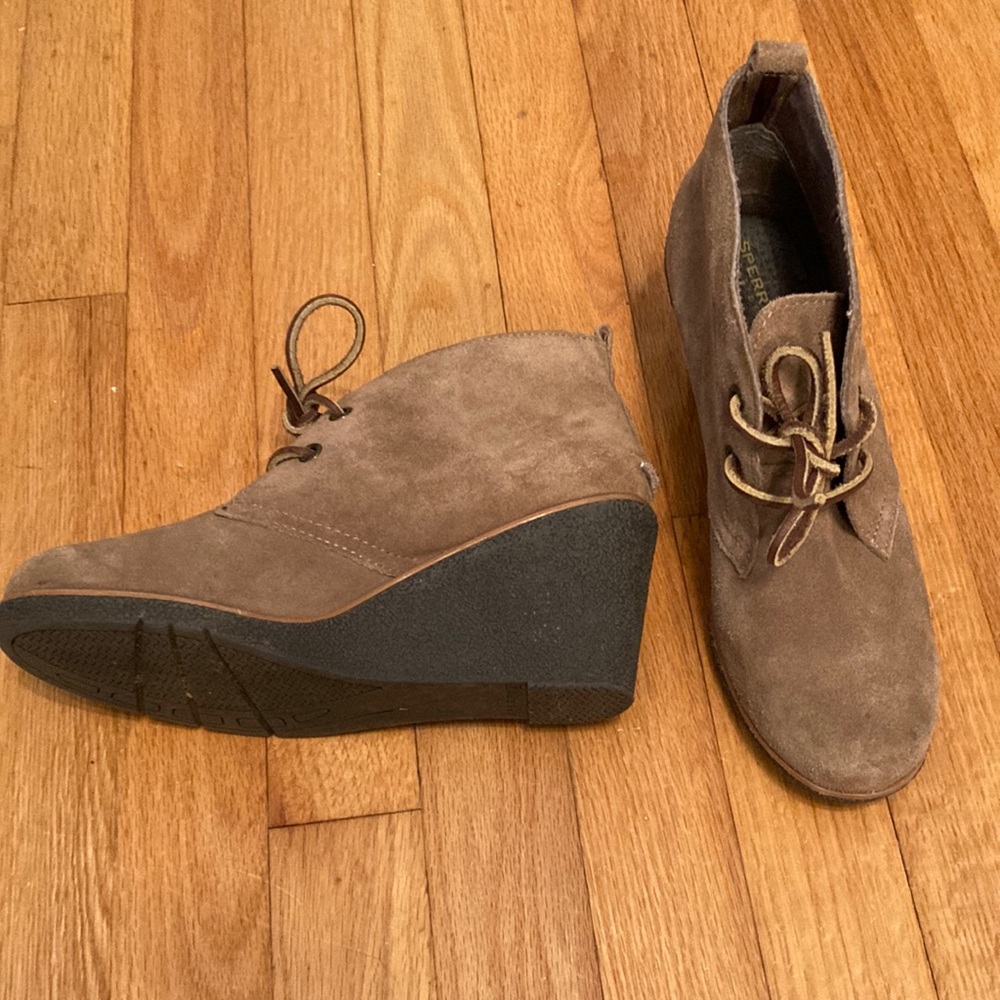 Sperry tan wedge ankle boots size 7